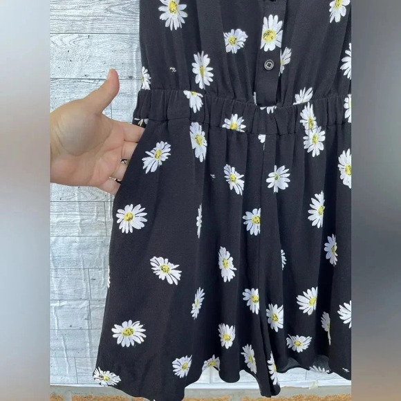 Kate Spade Daisy Dot Crepe Romper size 6 - Picture 7 of 15